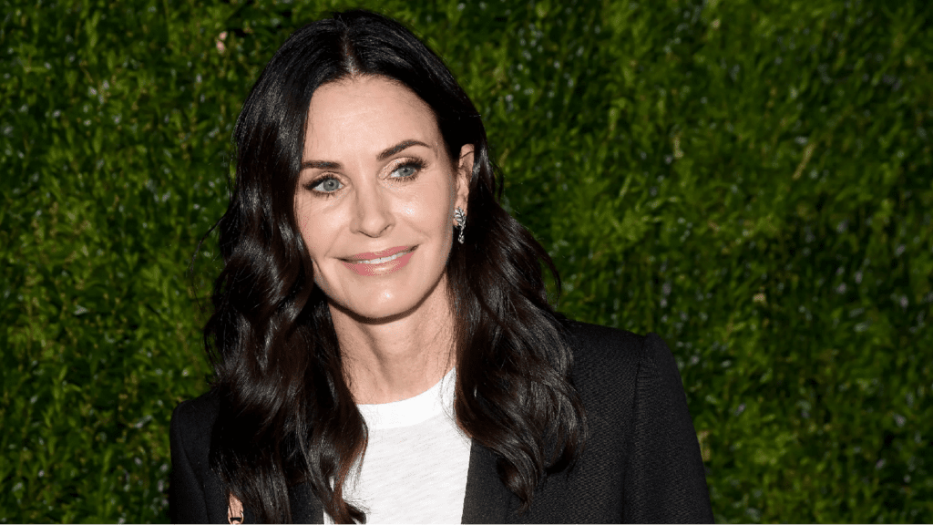Courteney Cox Adopts a Generation Z Look in an Instagram Post